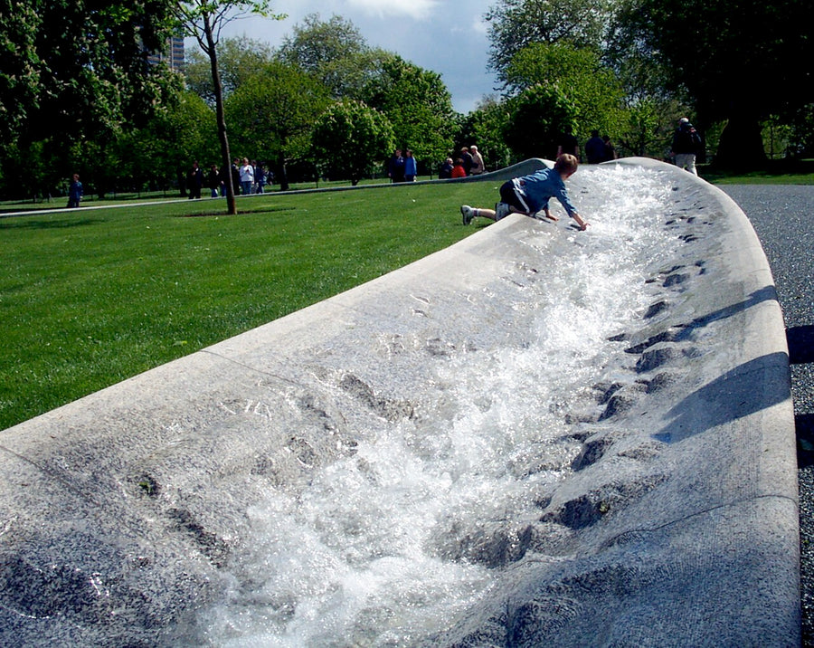 Children paddling at the Diana Memorial Fountain in Hyde Park
