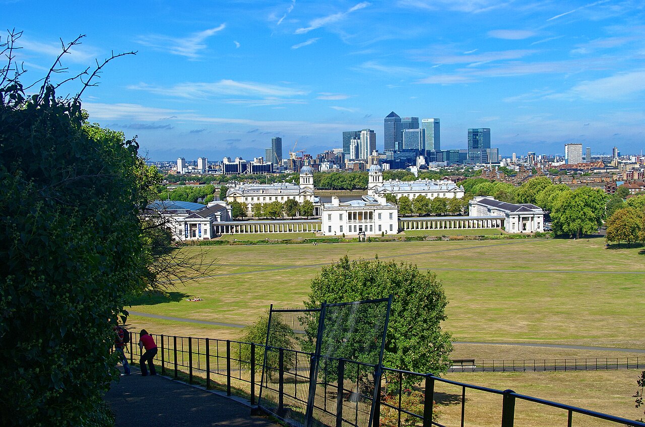 The view from Greenwich Park over the Queen's House towards Canary Wharf