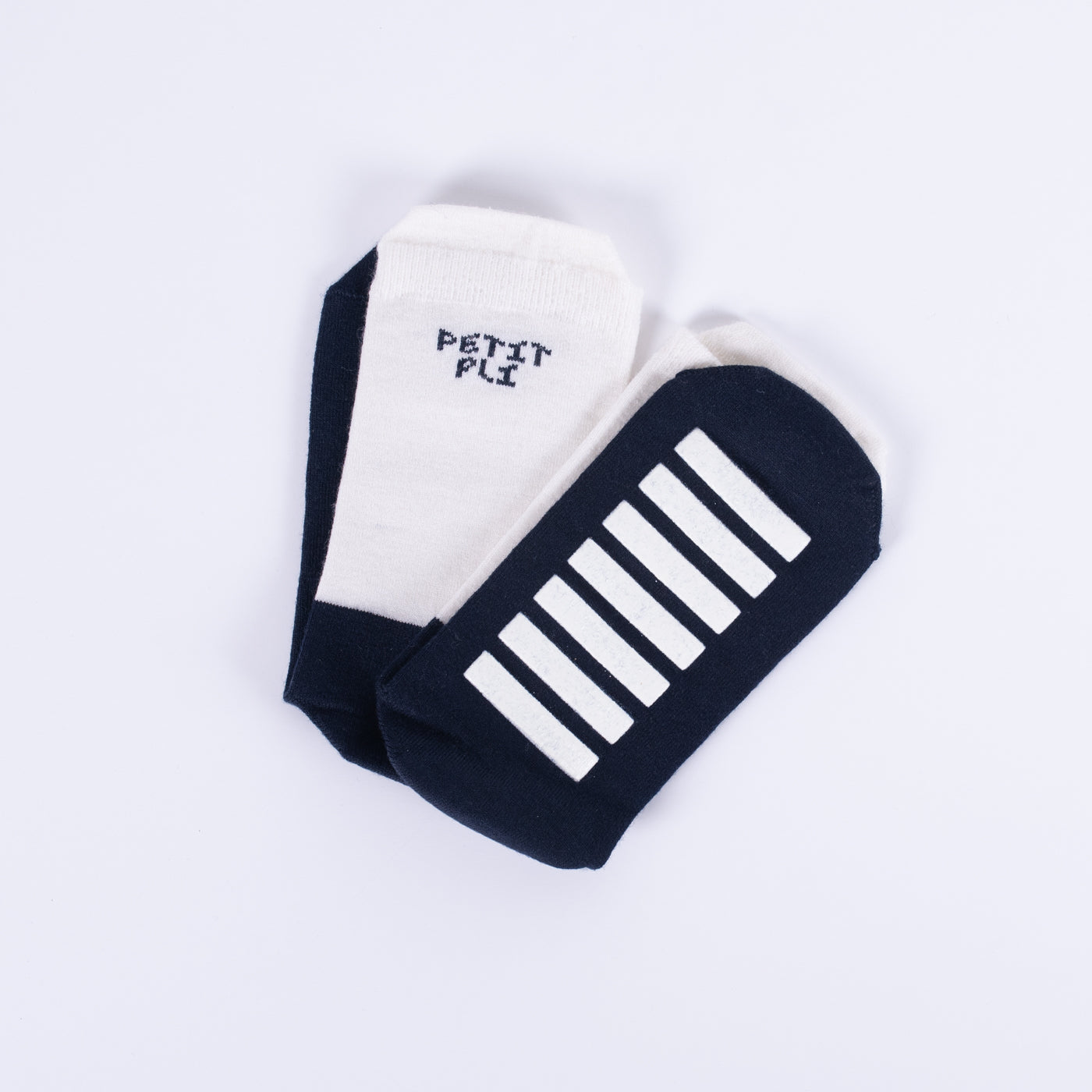 Merino wool socks with silicone grippers