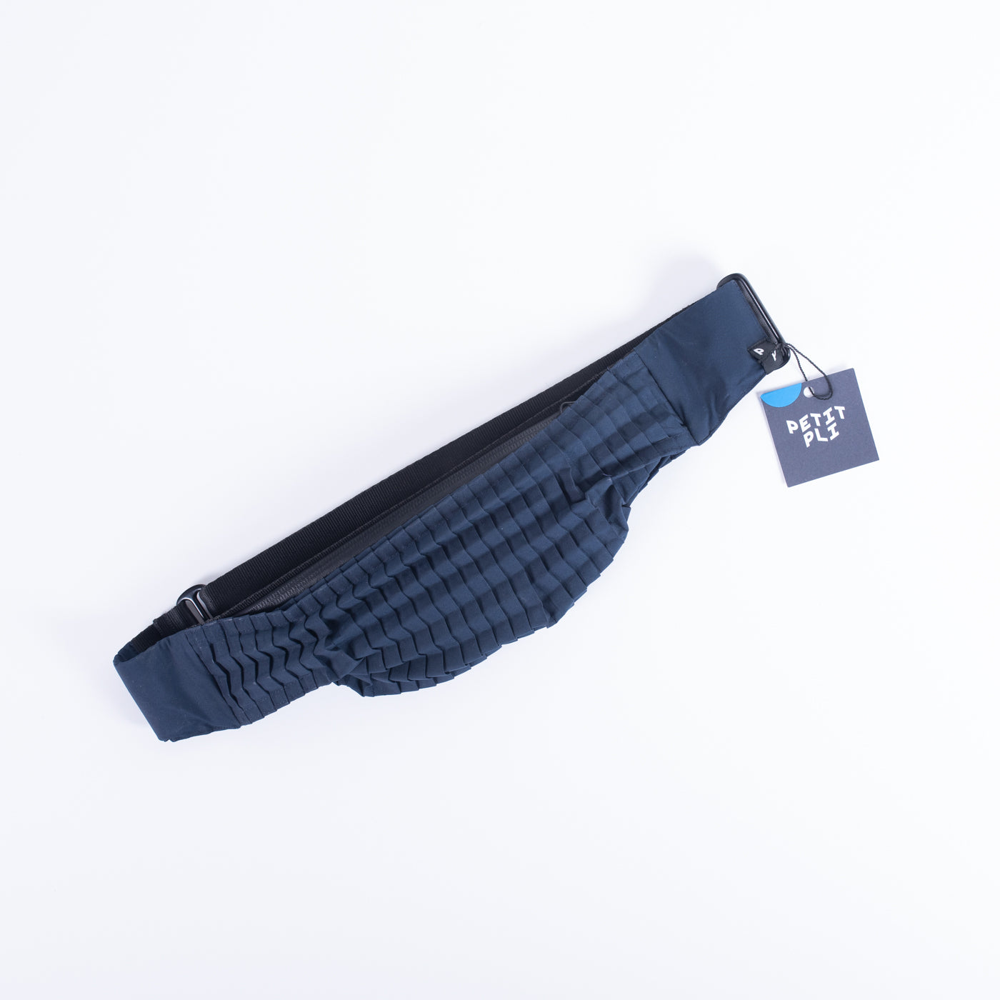 Satellite Pocket in navy with small strap